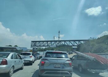 DESESPERANTE CAOS VIAL EN  ZONAS DE ATIZAPÁN