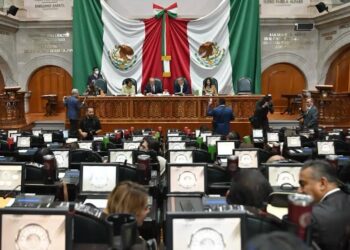 Debaten en Congreso sobre avances y pendientes en el sector salud