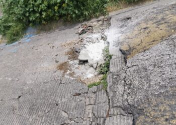 Transforman baches en enormes topes en Atizapán