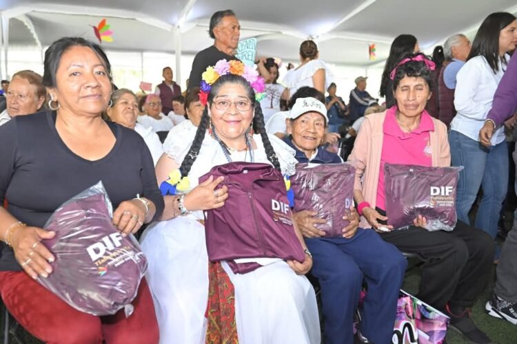 ENTREGA TLALNEPANTLA KITS DEPORTIVOS PARA BIENESTAR ACTIVO DE PERSONAS ADULTAS MAYORES