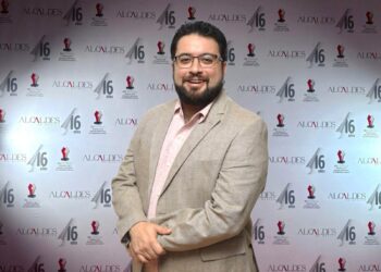 RECIBE ISAAC MONTOYA PREMIO A LAS MEJORES PRÁCTICAS DE GOBIERNOS LOCALES 2025