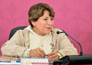 Cuestionan a Delfina Gómez por aumento al transporte y corralones