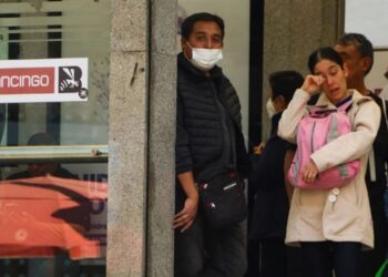 Metrobús CDMX prohíbe viajar con mochilas