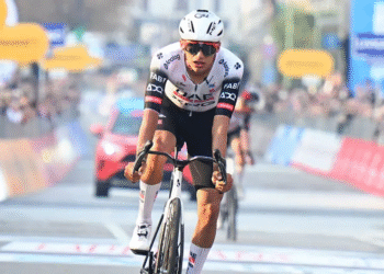 Embestida final del mexicano; Isaac del Toro logra su victoria 16