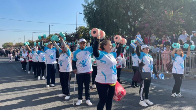 Presencia Rosi Wong Desfile de la Conmemoración de la Revolución Mexicana