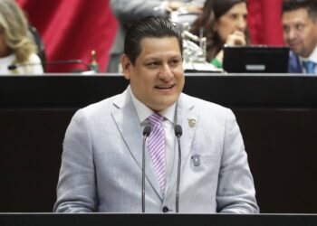 Plantea iniciativa prohibir a instituciones bancarias cobrar a usuarios reposición de plástico por robo o extorsión