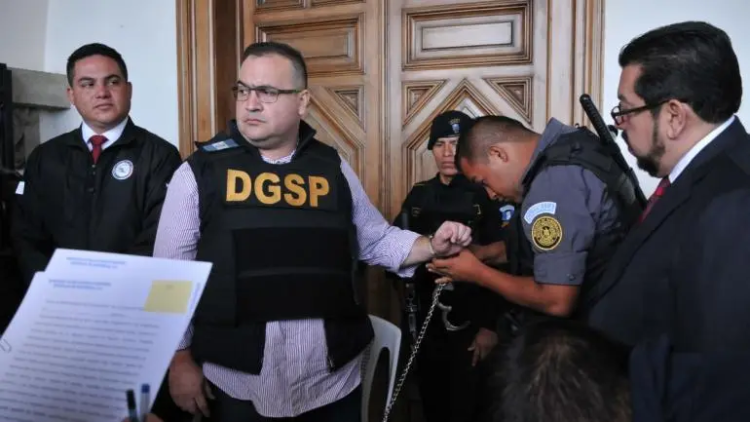Busca FGR nueva imputación contra Javier Duarte por desvíos en salud