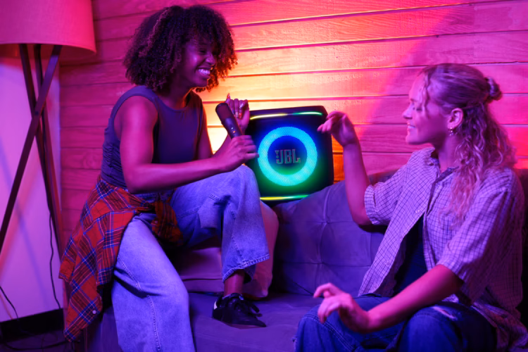 JBL integra Inteligencia Artificial a su línea PartyBox para la fiesta del fútbol más esperada del verano
