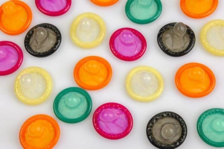 China grava preservativos y píldoras en su intento por elevar los nacimientos