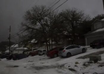 Tormenta en EU deja sin electricidad a 600 mil clientes y cancelación de vuelos