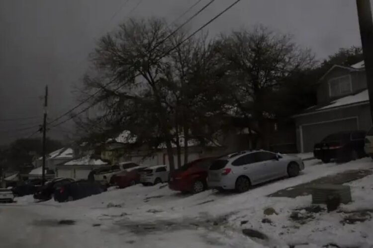 Tormenta en EU deja sin electricidad a 600 mil clientes y cancelación de vuelos