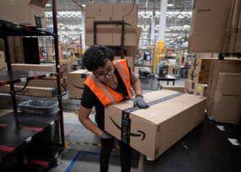 ¿Afectará tus envíos? Amazon recortará 16,000 puestos de trabajo