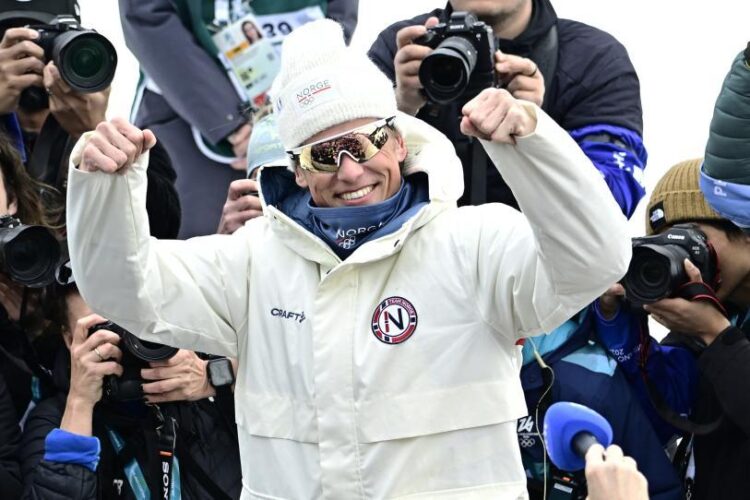 «Ya soy un hombre»: Klaebo conquista los 50 km y rompe récords en los Olímpicos de Milán-Cortina