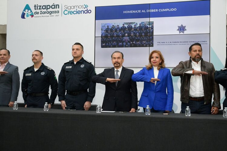 Reconoció edil de Atizapán  trabajo de Gómez Calcáneo