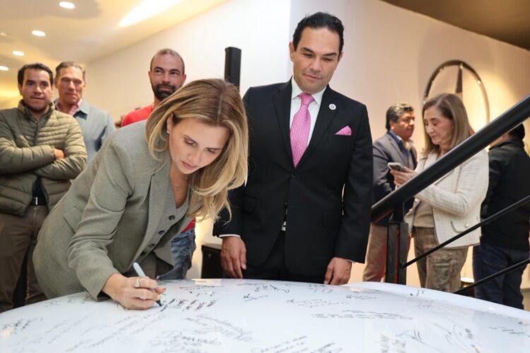 ABRE MERCEDES BENZ AGENCIA EN HUIXQUILUCAN