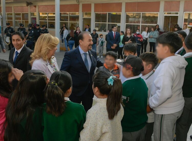 PEDRO RODRÍGUEZ CONTINÚA MODERNIZANDO LAS ESCUELAS DE ATIZAPÁN, CON AULAS DIGITALES