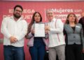 ISAAC MONTOYA ENTREGA TARJETAS DEL PROGRAMA INTEGRAL MUJERES CON BIENESTAR