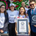 Clase de futbol más grande del mundo rompe Récord Guinness y hace “Oficialmente Asombroso” el Mundial Social en México