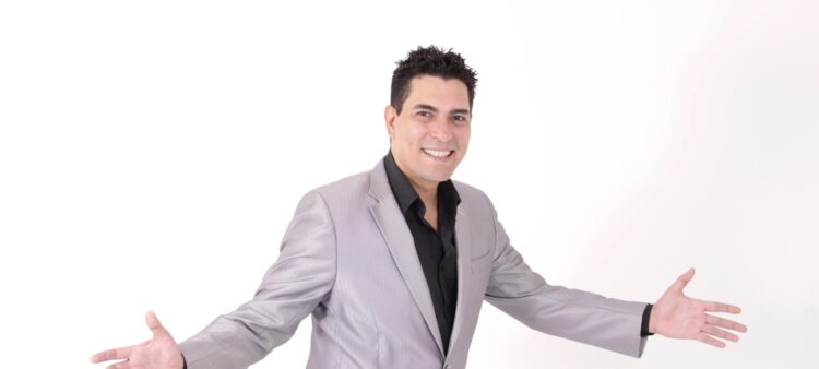 El espíritu de Héctor Lavoe regresa en clave sinfónica al auditorio nacional este 5 de abril