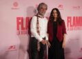 Julieta Venegas y Lorenzo Hagerman celebran la premiere con alfombra rosa de «Flamingos: la vida después del meteorito»