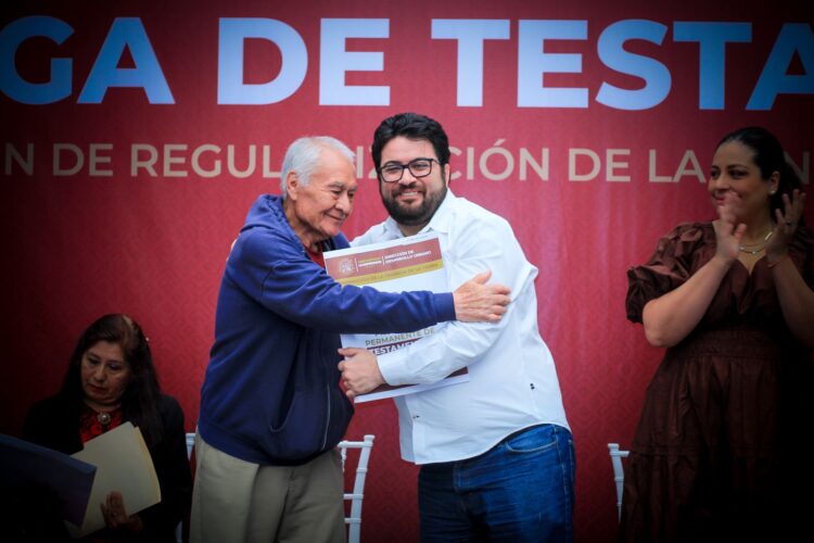 En Naucalpan entregaron 250 Testamentos que dan certeza jurídica a familias