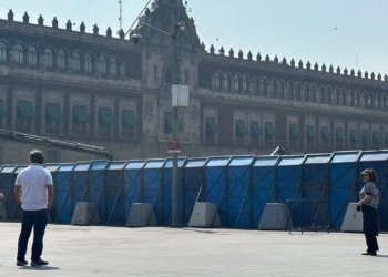 Blindan con vallas Palacio Nacional a dos días de la marcha del 8M