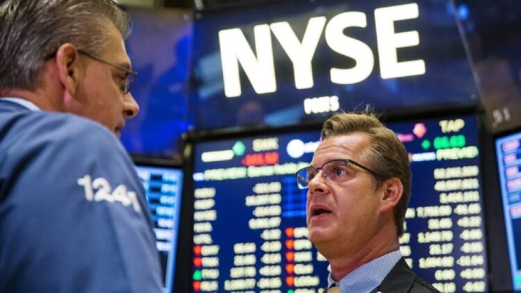 Wall Street abre en rojo: indicadores caen ante menores expectativas de negociaciones entre EU e Irán