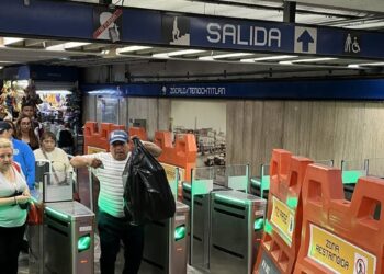 Cierran estación de Metro, Zócalo/Tenochtitlan hasta nuevo aviso
