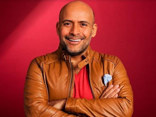 Odin Dupeyron presenta “#Recalculando” en El Cantoral con comedia que cuestiona la realidad