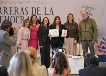 Presenta Laura Ivonne Ruiz el libro “Guerreras de la democracia: mujeres que nunca se rindieron”, de Melissa Vargas