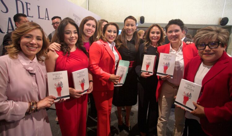 LA POLÍTICA EN MÉXICO ES DE ALTO RIESGO: CRISTINA RUIZ  .