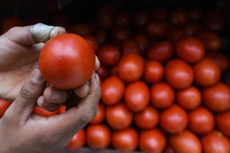 Inflación en México liga tres meses al alza y presiona el bolsillo de los consumidores