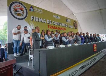 Dan espaldarazo al alcalde de Atizapán