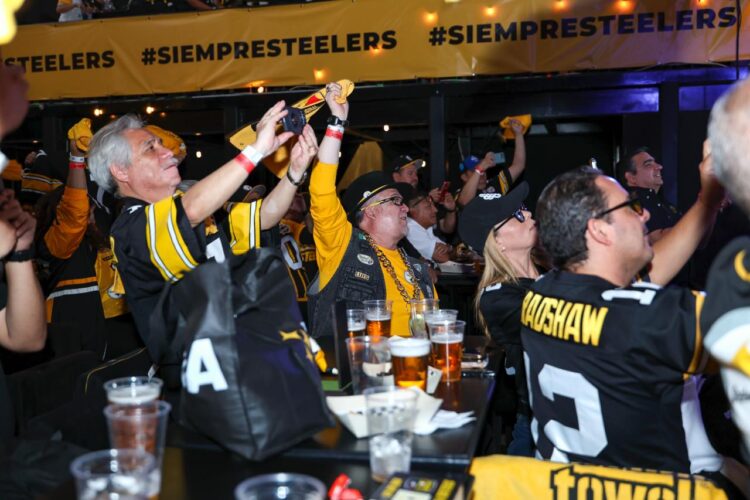 Los Pittsburgh Steelers reafirman su amor por México con una histórica celebración del NFL Draft en la CDMX