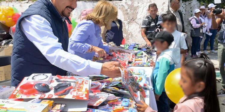 PEDRO RODRÍGUEZ FESTEJA A LA NIÑEZ ATIZAPENSE