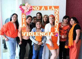 SUTEYMISTAS PARTICIPAN EN CONFERENCIA POR EL DÍA NARANJA