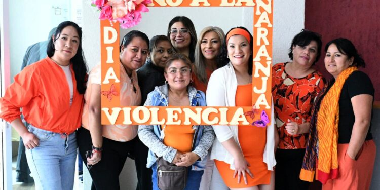 SUTEYMISTAS PARTICIPAN EN CONFERENCIA POR EL DÍA NARANJA