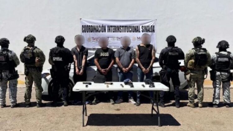 Detienen en Culiacán a cuatro sujetos armados a bordo de un vehículo robado