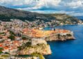Reportan oleada de amenazas de bomba falsas en Croacia; evacuan escuelas, un centro comercial y el ayuntamiento