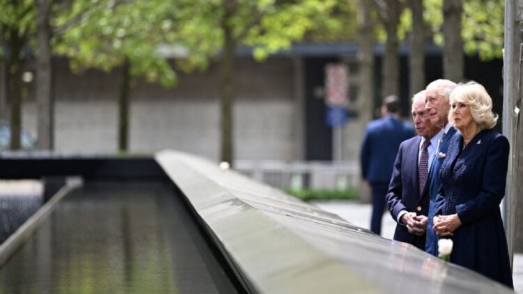 El rey Carlos III y Camila visitan la zona cero de los atentados del 11 de septiembre en Nueva York