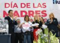 CELEBRA HUIXQUILUCAN EL DÍA DE LAS MADRES CON 8 CASAS