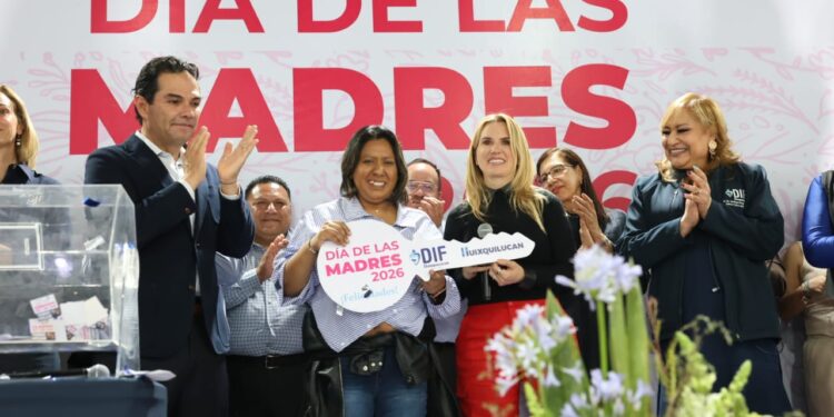 CELEBRA HUIXQUILUCAN EL DÍA DE LAS MADRES CON 8 CASAS