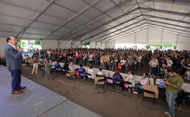 Beneficia Pedro Rodríguez a miles de familias con programa “Salario Familiar”