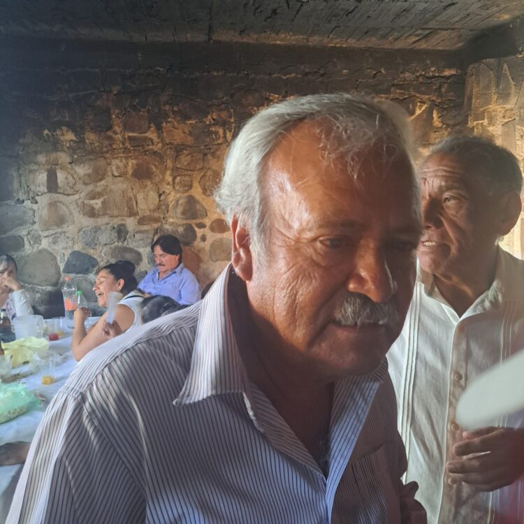 El regidor Arturo Nava, realizó magno festejo por el Día de la Santa Cruz