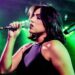 Aura Violeta inspira resiliencia con el lanzamiento de su sencillo “La Vida Va”