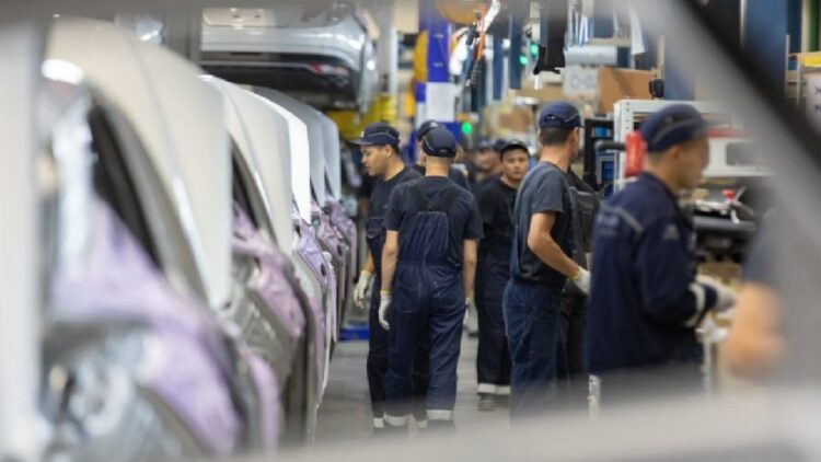 EU busca en revisión del T-MEC que el 82% del contenido de los vehículos fabricados en Norteamérica sea regional