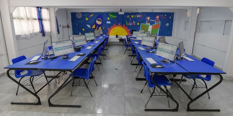 CUMPLIENDO EL COMPROMISO, PEDRO RODRÍGUEZ MEJORA PLANTELES EDUCATIVOS