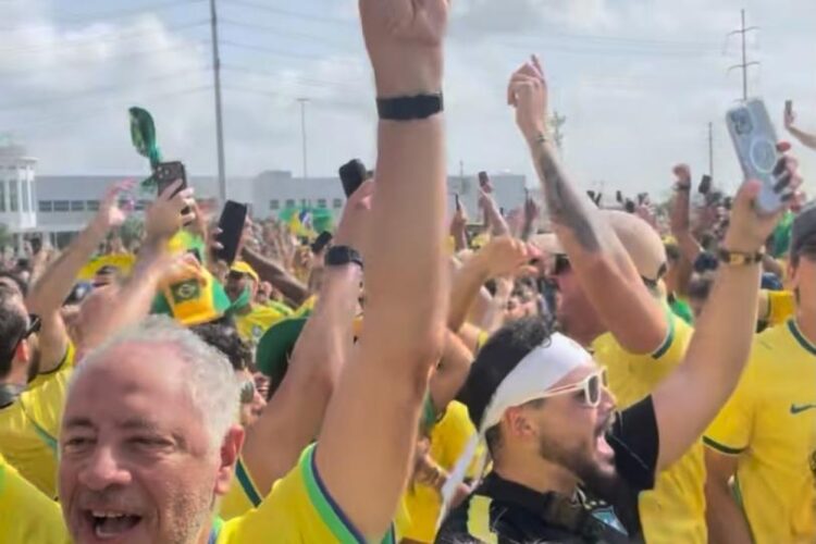Houston se pinta de amarillo: Brasil convierte el camino al estadio en un carnaval rumb