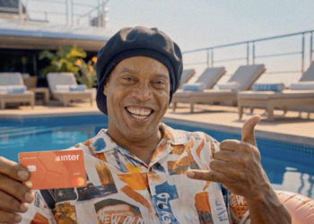 Inter apuesta por Ronaldinho para impulsar su expansión global y acercar sus servicios financieros a los viajeros internacionales