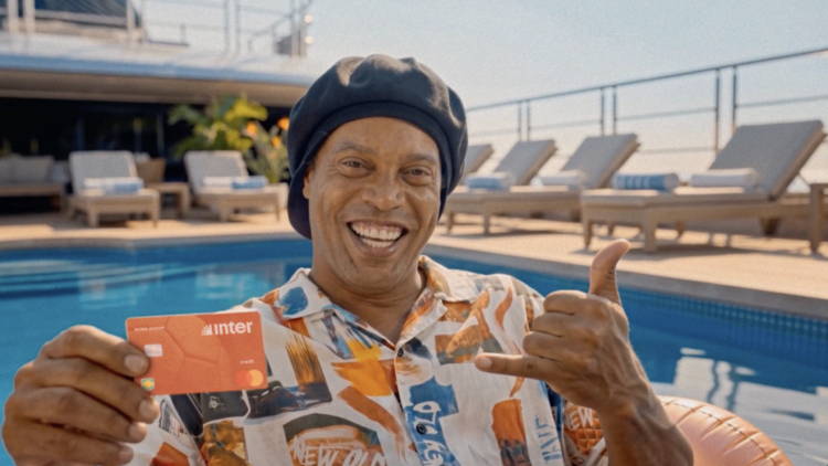 Inter apuesta por Ronaldinho para impulsar su expansión global y acercar sus servicios financieros a los viajeros internacionales
